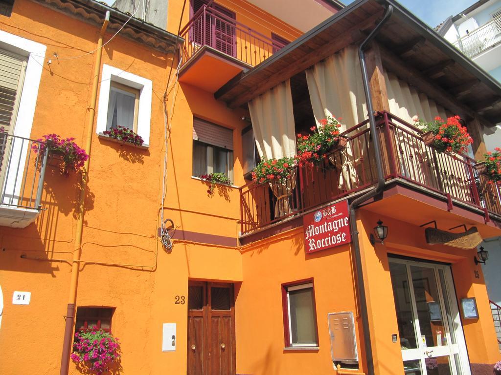 Montagne Rocciose Bed and Breakfast Frascineto Εξωτερικό φωτογραφία