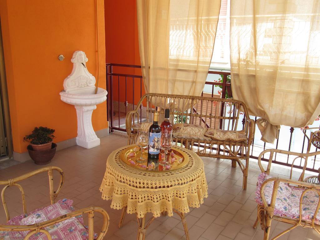 Montagne Rocciose Bed and Breakfast Frascineto Εξωτερικό φωτογραφία
