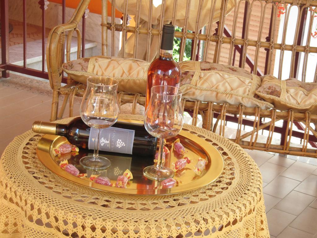 Montagne Rocciose Bed and Breakfast Frascineto Εξωτερικό φωτογραφία