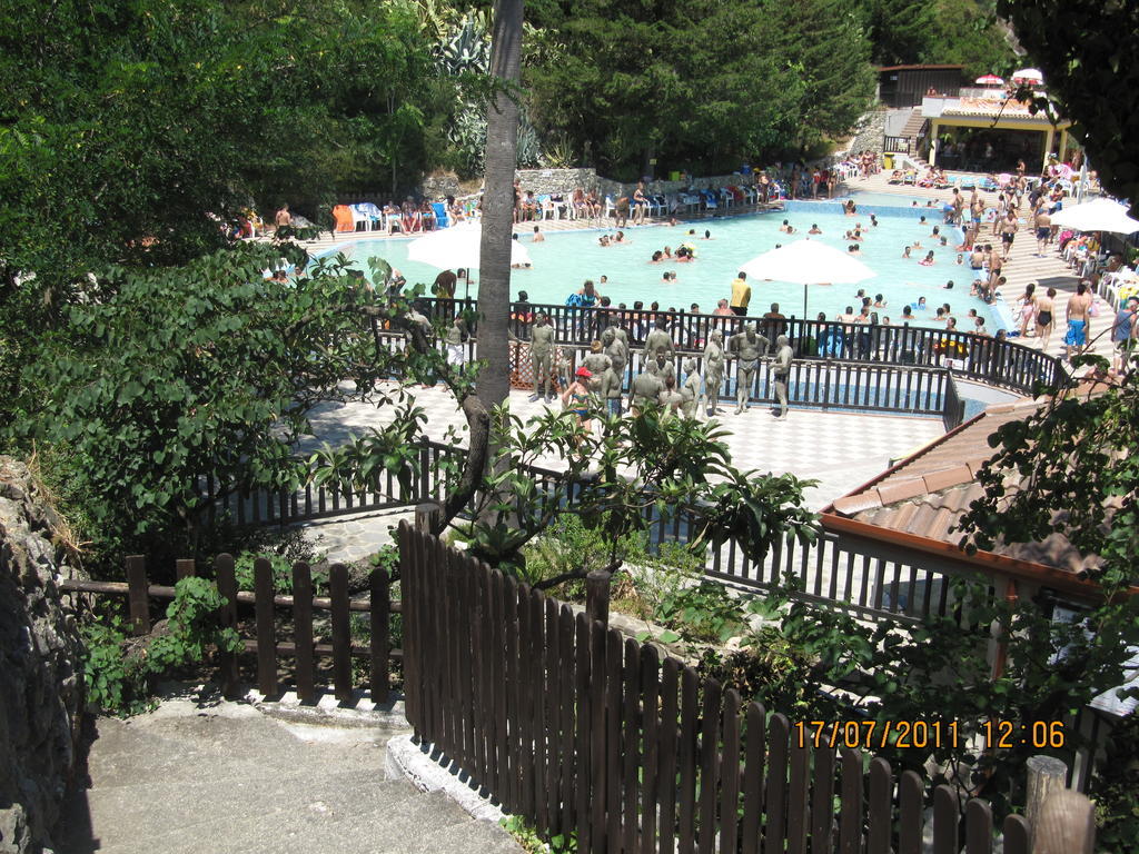 Montagne Rocciose Bed and Breakfast Frascineto Εξωτερικό φωτογραφία