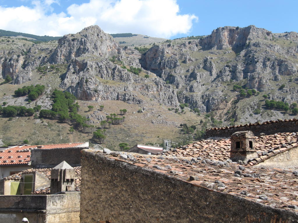 Montagne Rocciose Bed and Breakfast Frascineto Εξωτερικό φωτογραφία