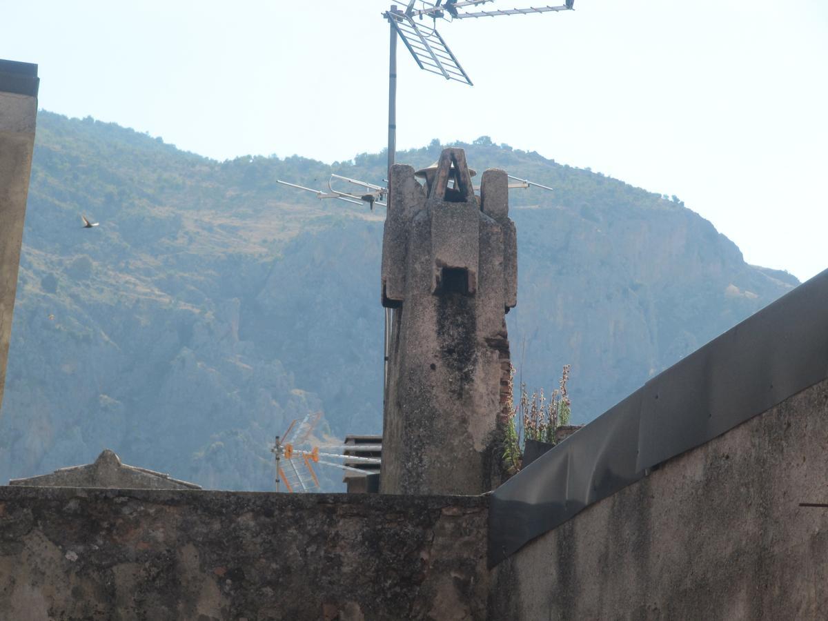 Montagne Rocciose Bed and Breakfast Frascineto Εξωτερικό φωτογραφία