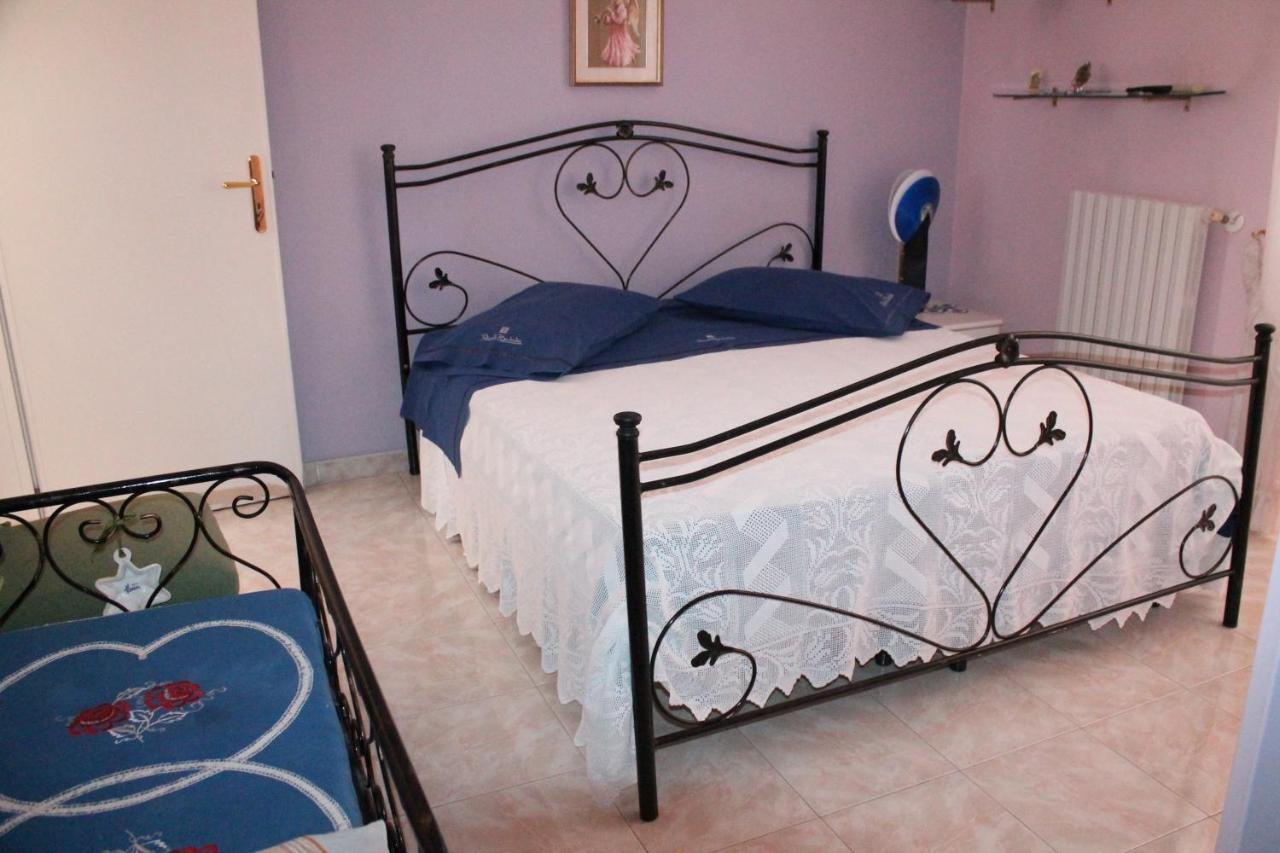 Montagne Rocciose Bed and Breakfast Frascineto Εξωτερικό φωτογραφία