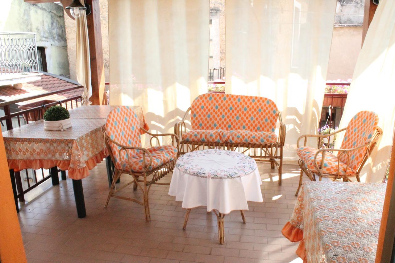 Montagne Rocciose Bed and Breakfast Frascineto Εξωτερικό φωτογραφία